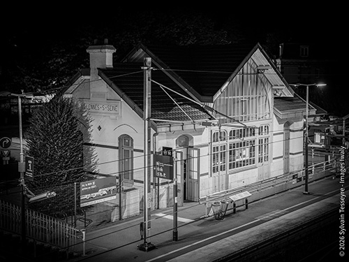 Villennes station